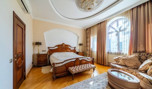 Дом с бассейном в КП Лазурь