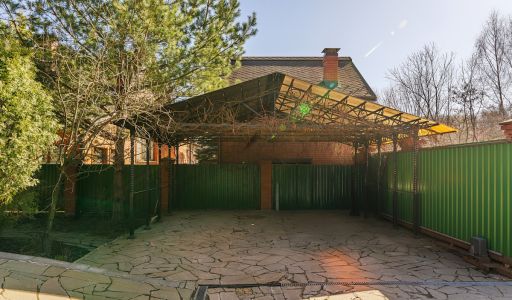 Дом с бассейном в КП Лазурь