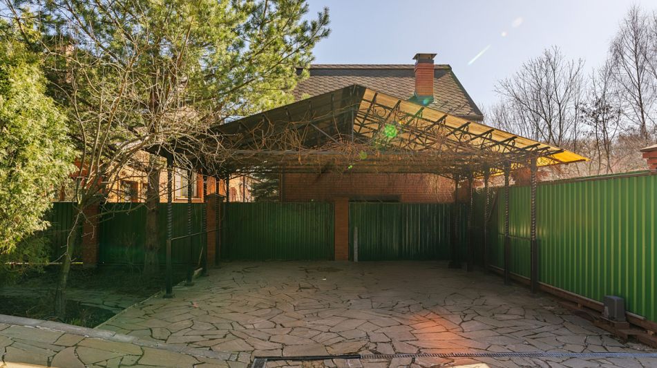 Дом с бассейном в КП Лазурь