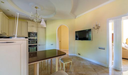 Дом с бассейном в КП Лазурь