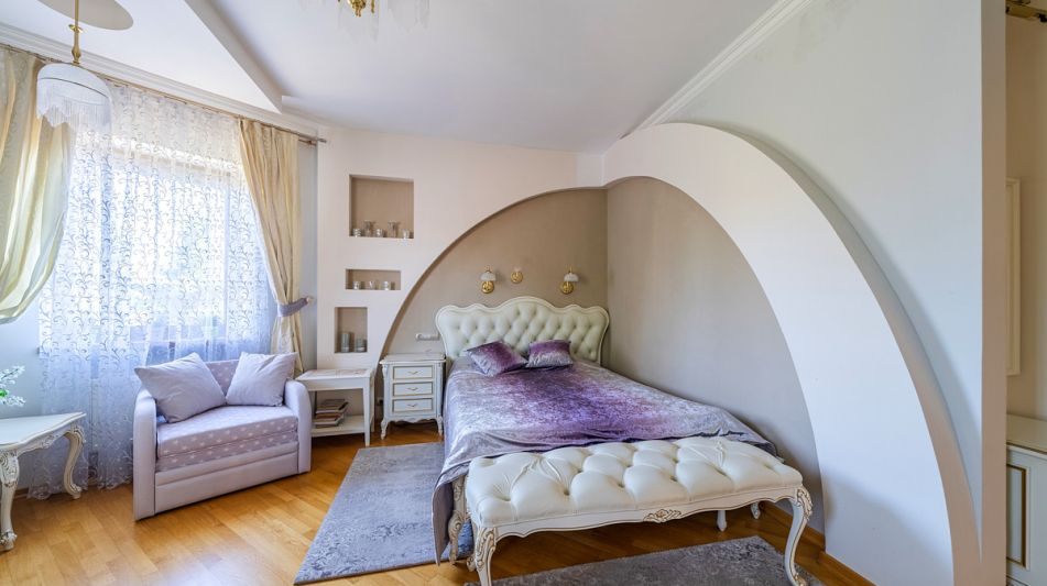 Дом с бассейном в КП Лазурь