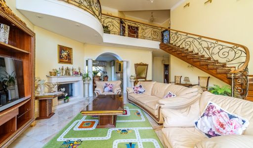 Дом с бассейном в КП Лазурь