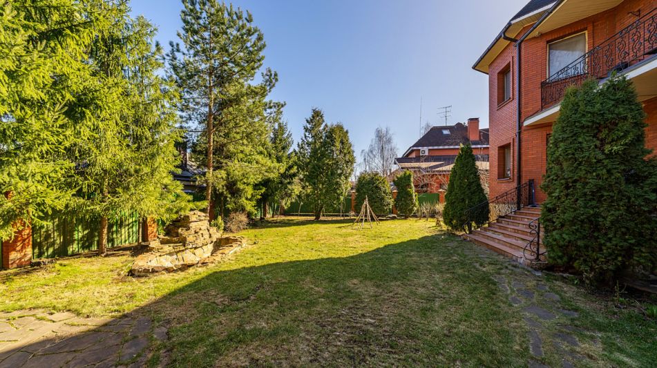 Дом с бассейном в КП Лазурь