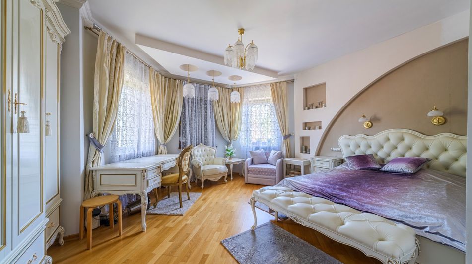 Дом с бассейном в КП Лазурь