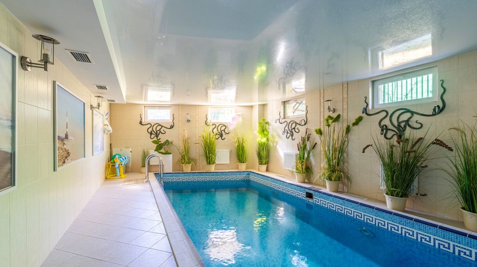 Дом с бассейном в КП Лазурь