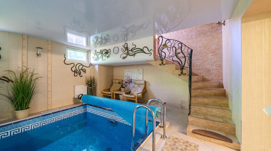 Дом с бассейном в КП Лазурь