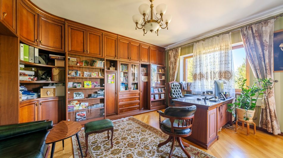 Дом с бассейном в КП Лазурь