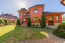 Дом с бассейном в КП Лазурь