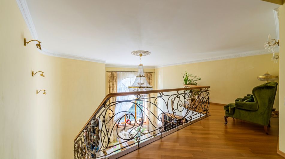 Дом с бассейном в КП Лазурь