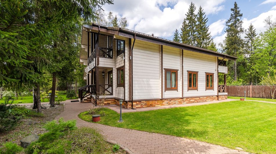 Дом в лесу в КП Руза Фэмили Парк