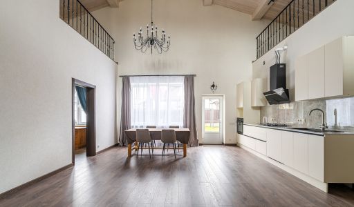 Просторный дом в п. Спас-Каменка