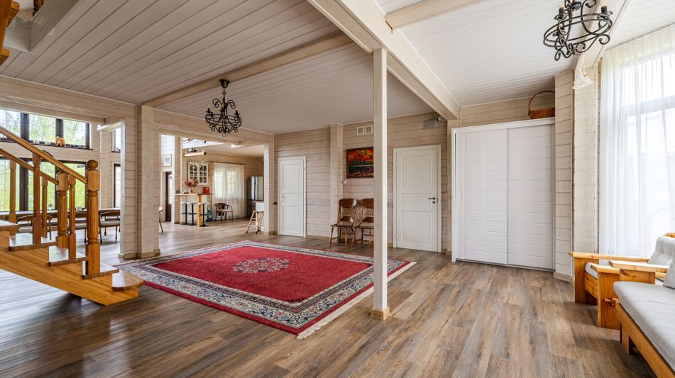 Деревянный дом в Московском море