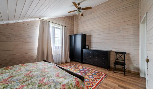 Деревянный дом в Московском море