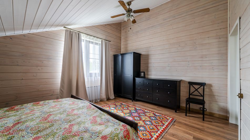 Деревянный дом в Московском море