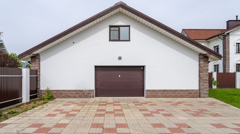 Деревянный дом в Московском море