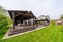 Деревянный дом в Московском море