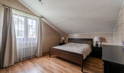 Деревянный дом в Московском море