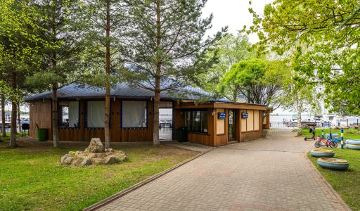 Деревянный дом в Московском море