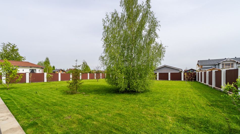 Деревянный дом в Московском море