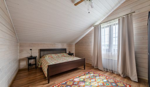 Деревянный дом в Московском море