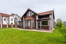 Деревянный дом в Московском море