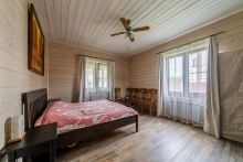 Деревянный дом в Московском море