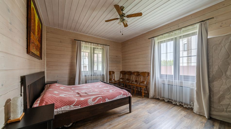 Деревянный дом в Московском море