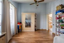 Деревянный дом в Московском море