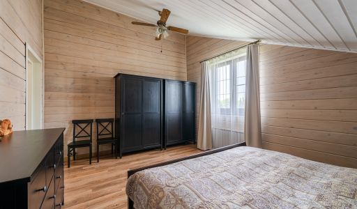 Деревянный дом в Московском море