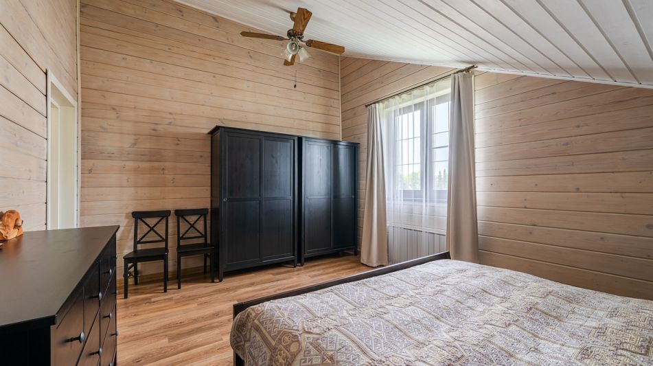 Деревянный дом в Московском море