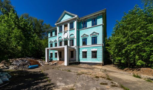 Усадьба в лесу в Таганьково