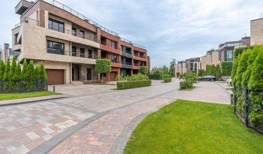 Таунхаус в поселке Парк Фонтэ