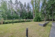 Дом с бассейном в Ренессанс парк