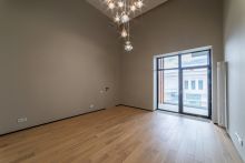 Дом с бассейном в Ренессанс парк