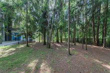 Дом с бассейном в Ренессанс парк