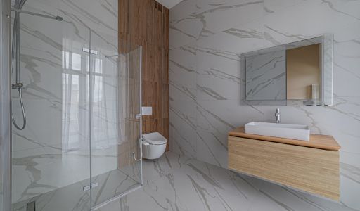 Дом с бассейном в Ренессанс парк