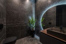 Дом с бассейном в Ренессанс парк