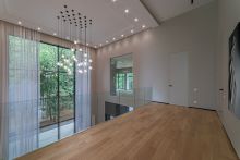 Дом с бассейном в Ренессанс парк