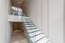 Дом с бассейном в Ренессанс парк