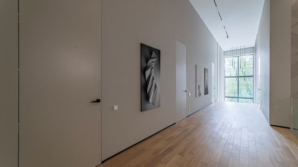 Дом с бассейном в Ренессанс парк