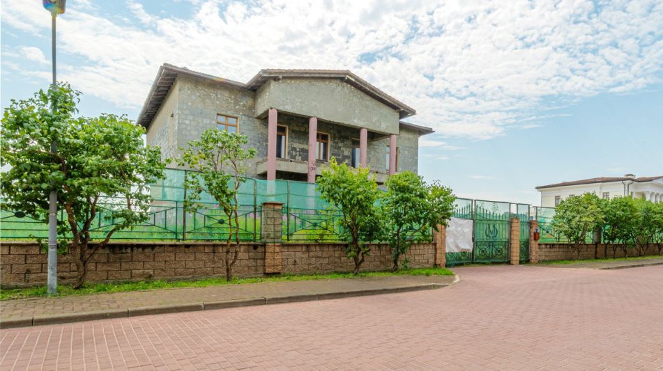 Дом без отделки в КП Монолит