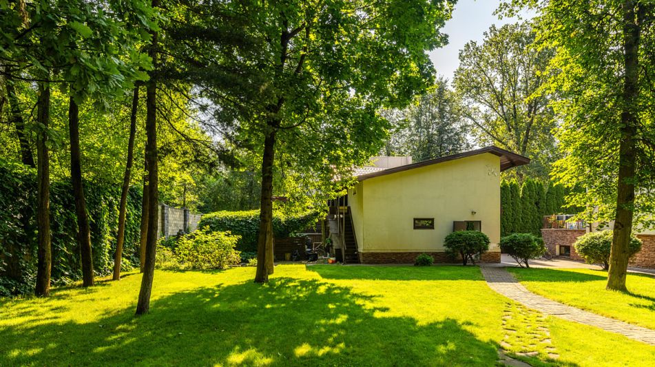 Дом с бассейном в Новогорске