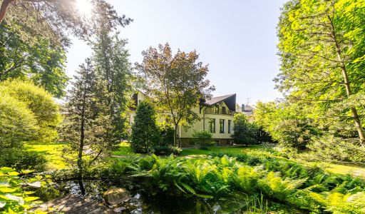 Дом с бассейном в Новогорске