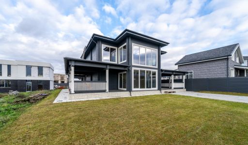 Коттедж с террасой в Аносино парк