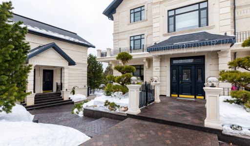 Резиденция у воды