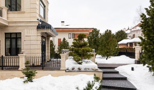 Резиденция у воды