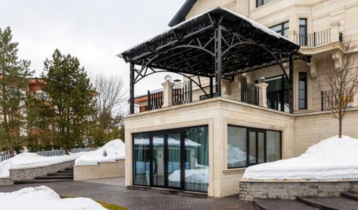 Резиденция у воды