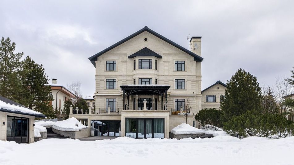 Резиденция у воды