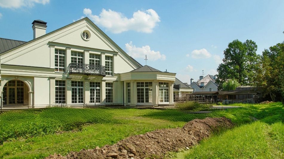 Дом у леса в поселке Риверсайд