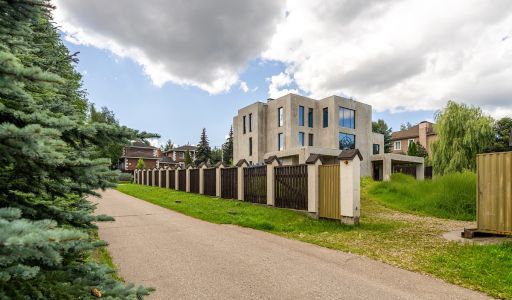 Дом у леса в послеке Ивановское